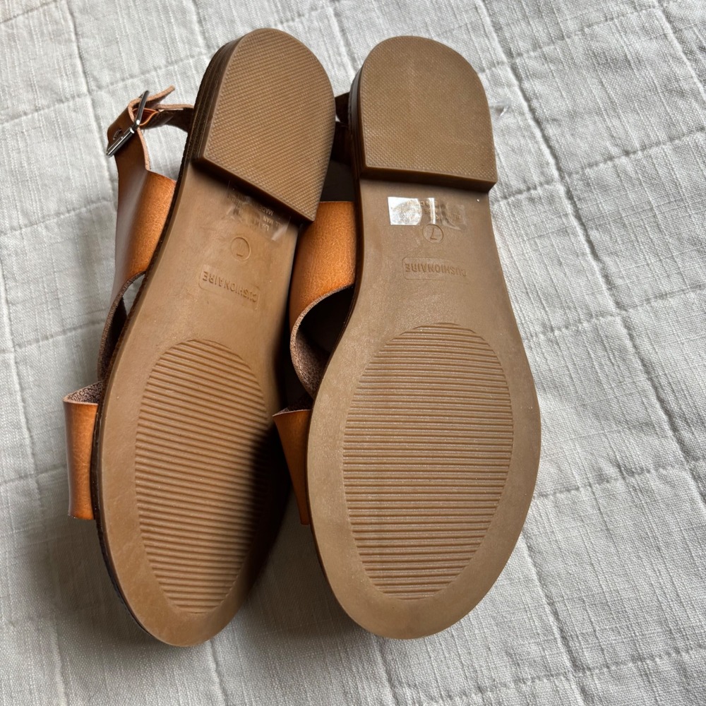 NEW Cushionaire Lake Sandals Womens 7 Tan Memory Foam Slingback Flat Shoes - Picture 4 of 4